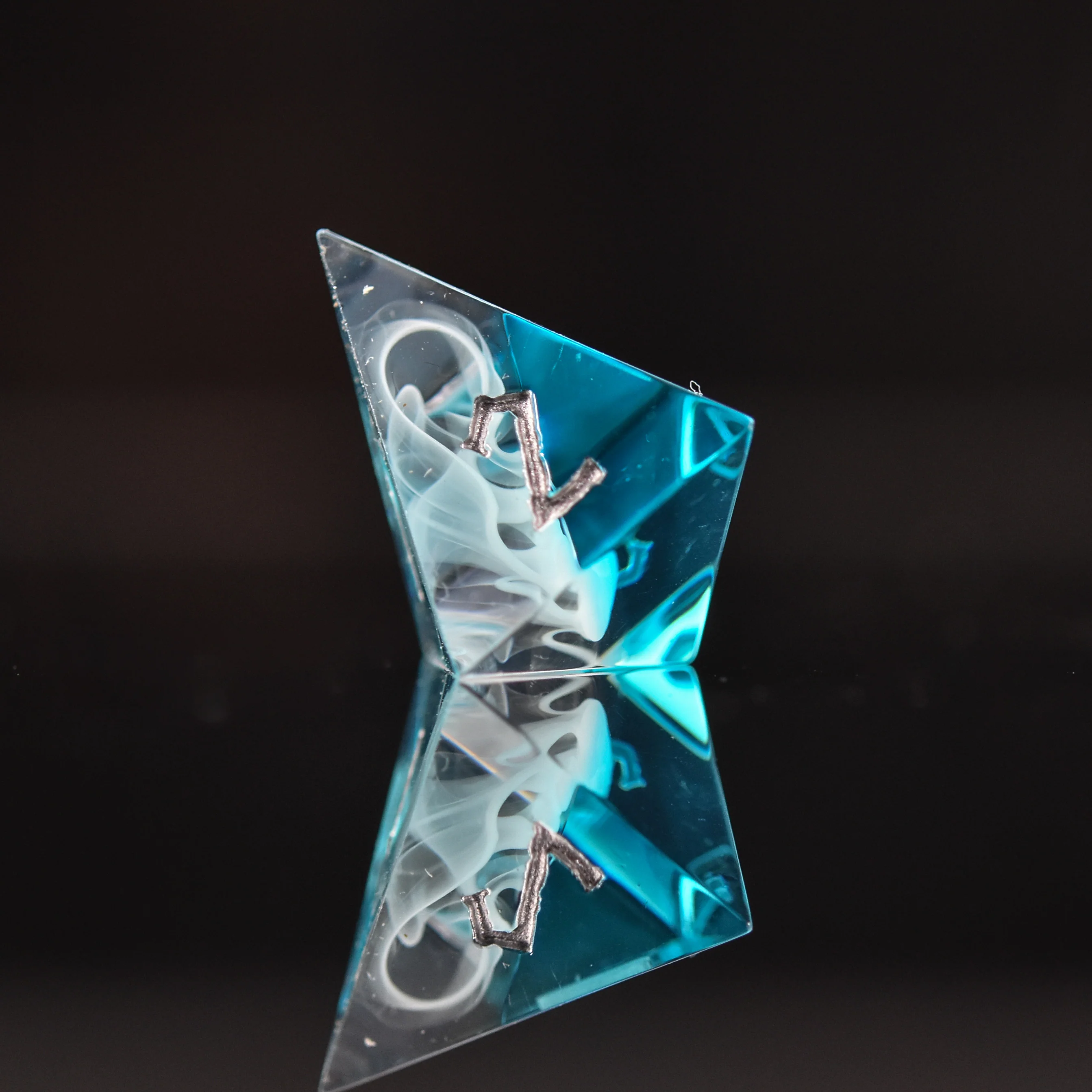 Fog Cloud Sharp-Edged Resin Dice Set - Image 3