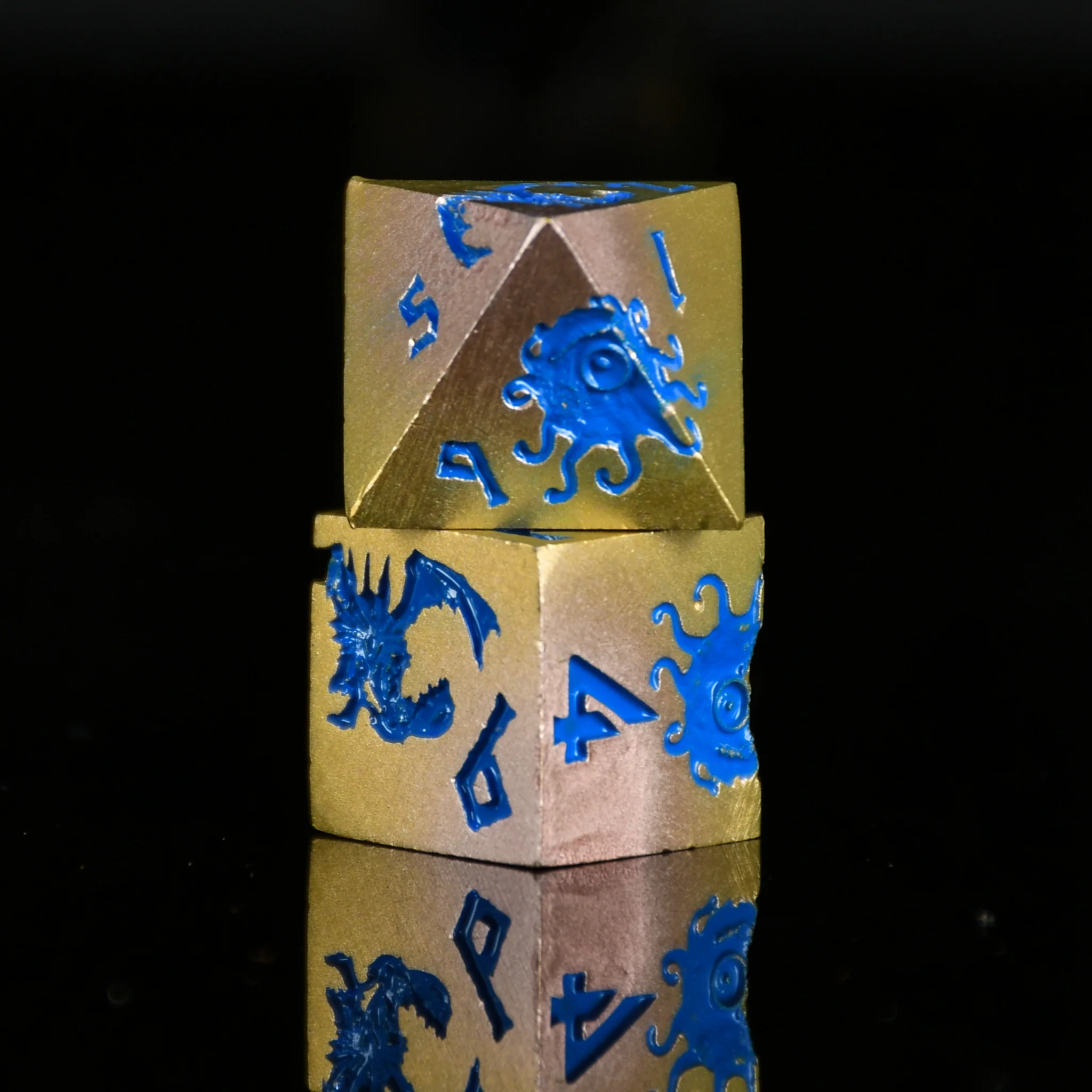 Monster Manual Metal Dice Set - Blue and Gold - Image 3